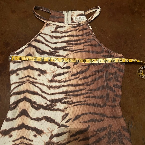 Tiger Print Fitted Dress - Picture 4 of 6